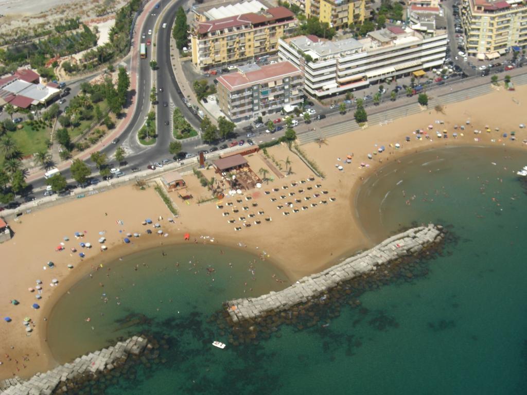 Affitti Brevi- Mediterraneo Crotone Bagian luar foto